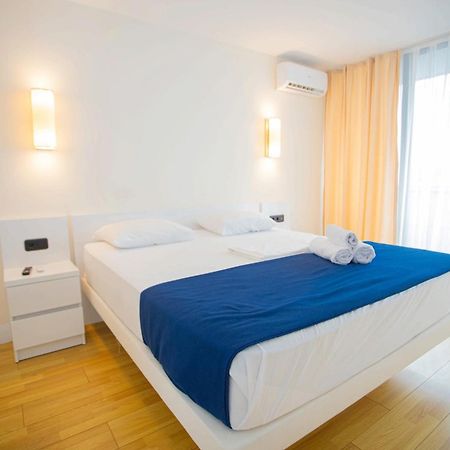 Orbi City D Block Batumi Exteriör bild
