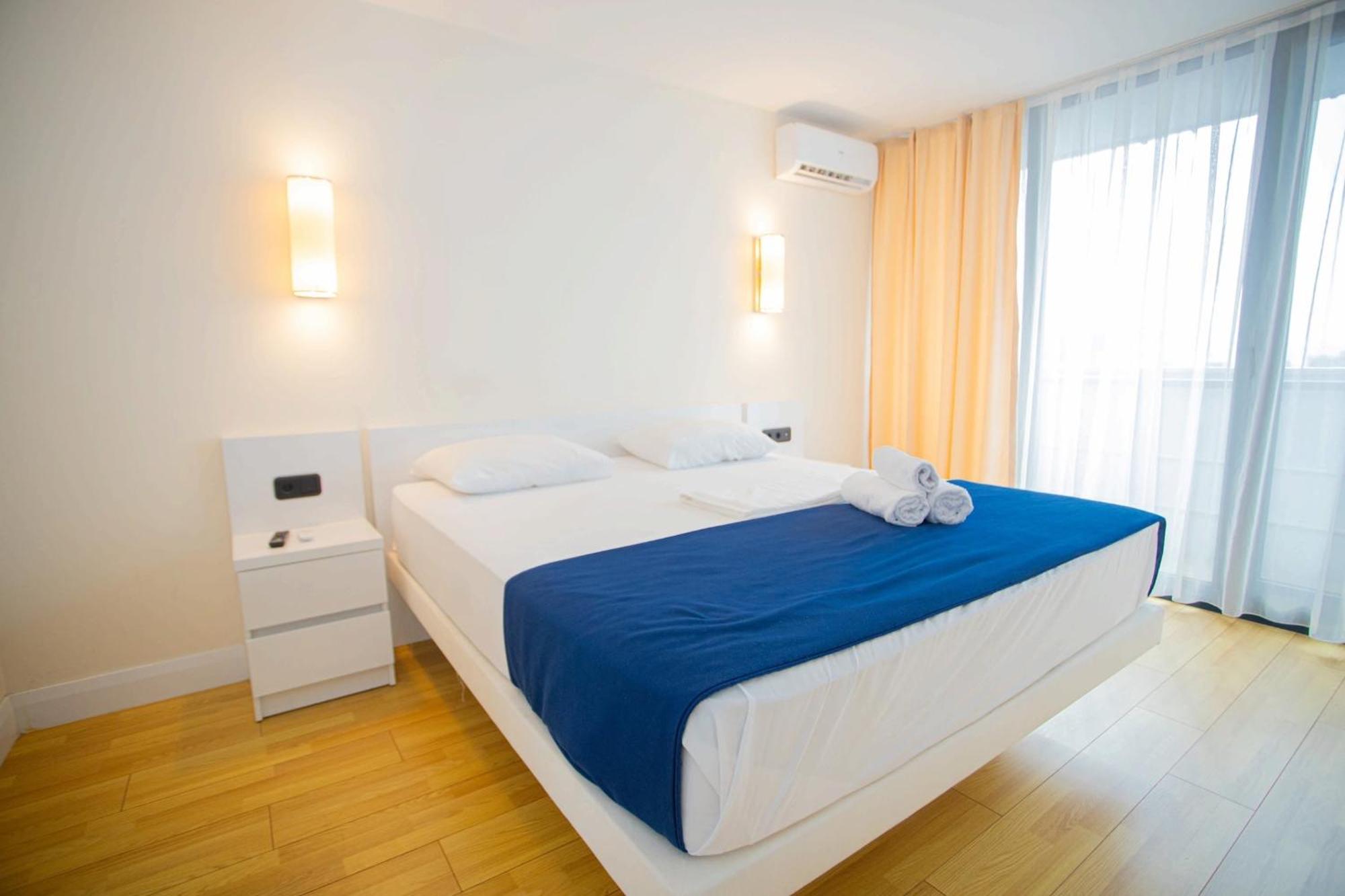 Orbi City D Block Batumi Exteriör bild