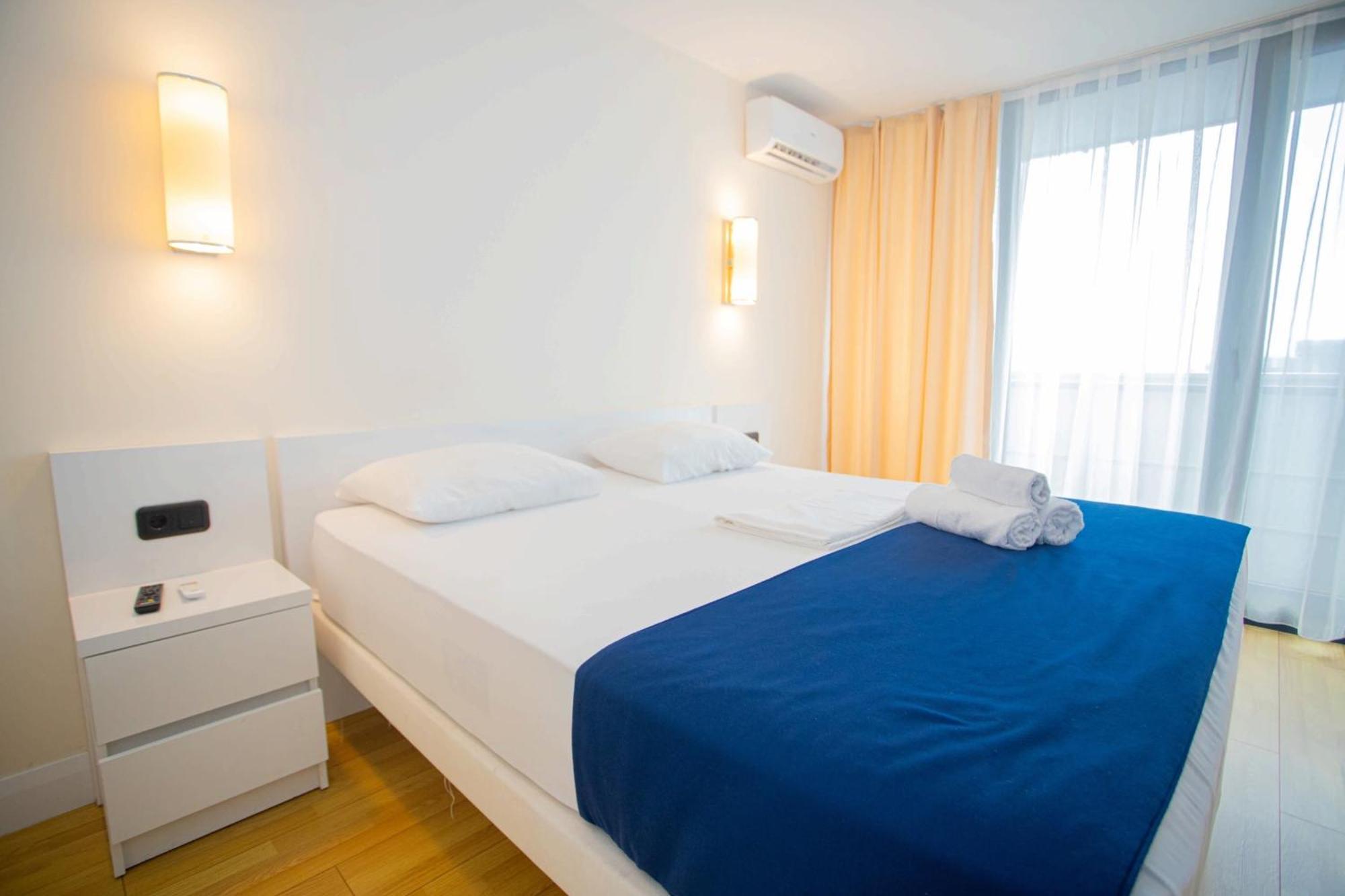 Orbi City D Block Batumi Exteriör bild